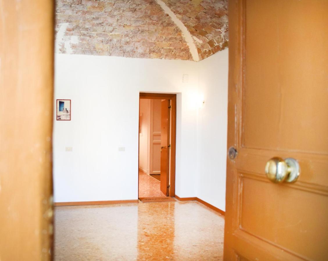 Porta Vicari With View In Downtown Apartment ปาแลร์โม ภายนอก รูปภาพ